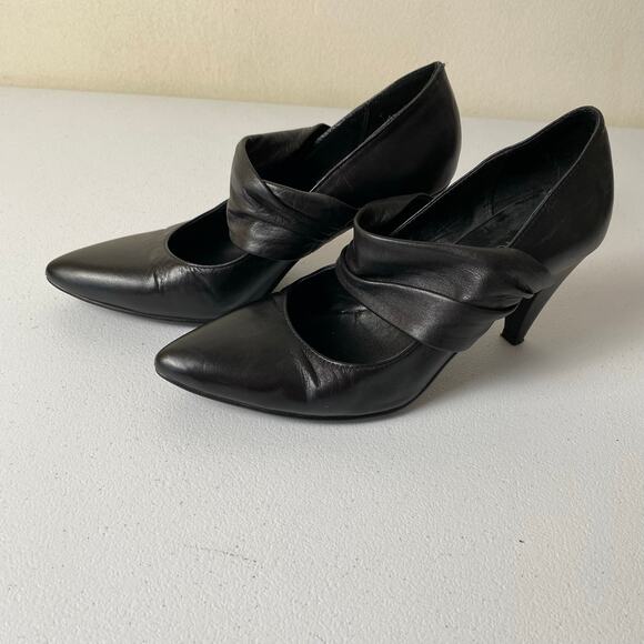 Minelli Sz EU 37 / US 6.5 Black Leather Pump Heels Made in Italy Neutral Luxury - Picture 1 of 14